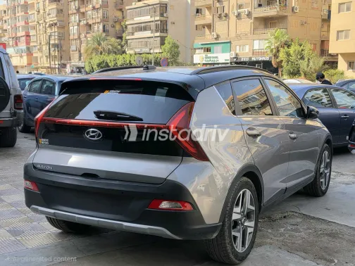 هيونداي فينيو 2022 فضي أوتوماتيك مستعملة للبيع في القاهرة الكبرى ( القاهرة - الجيزة) - 3