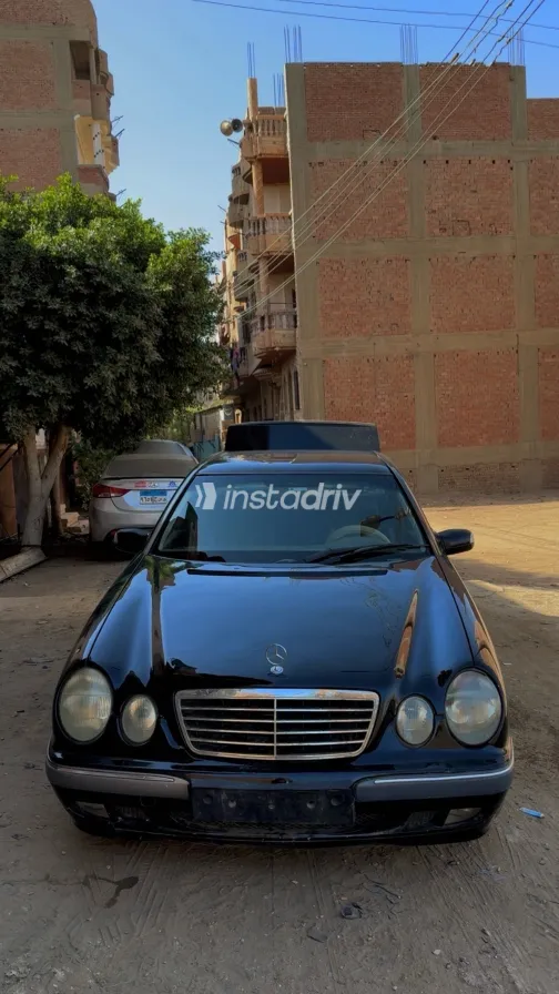 Mercedes E 200 2001 Black Automatic Used for Sale in Greater Cairo ( Cairo + Giza) - 7
