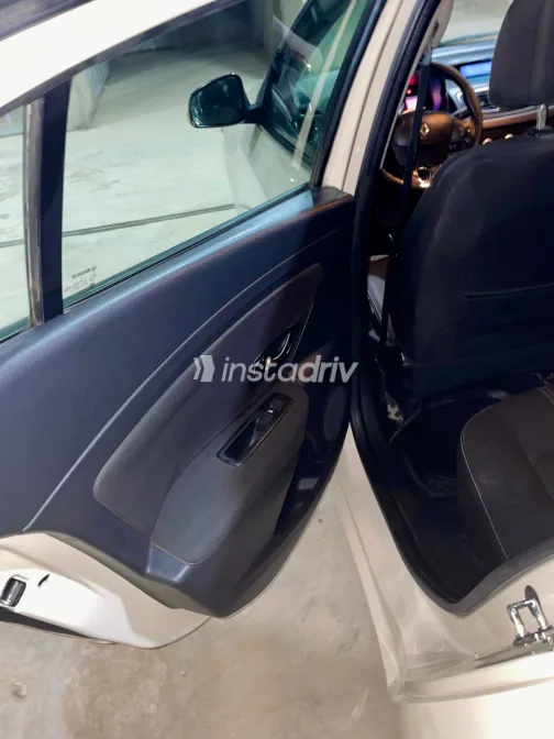 Renault Fluence 2015 Beige Automatic Used for Sale in Greater Cairo ( Cairo + Giza) - 5
