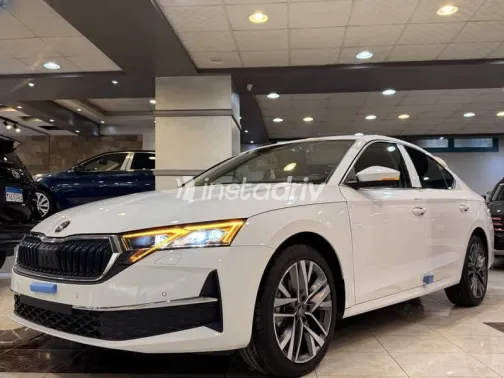 Skoda Octavia 2026 White Automatic New for Sale in Cairo - 3
