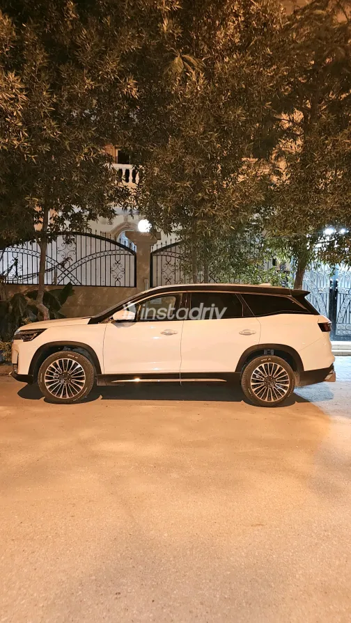 Jetour X90 Plus 2024 White Automatic Used for Sale in Greater Cairo ( Cairo + Giza) - 3