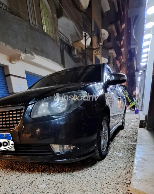 Hyundai Elantra 2010 Black Automatic Used for Sale in Greater Cairo ( Cairo + Giza) - 2