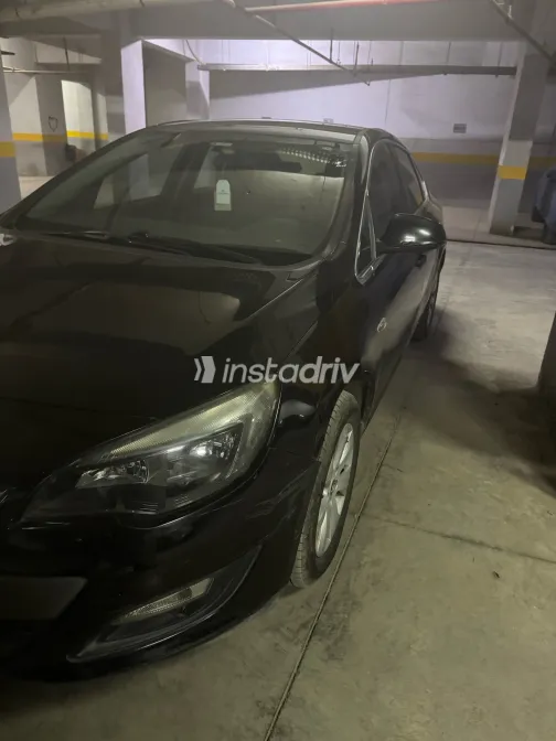 Opel Astra 2019 Black Automatic Used for Sale in Greater Cairo ( Cairo + Giza) - 3