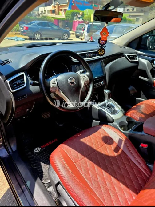 Nissan Qashqai 2017 Purple Automatic Used for Sale in Greater Cairo ( Cairo + Giza) - 3