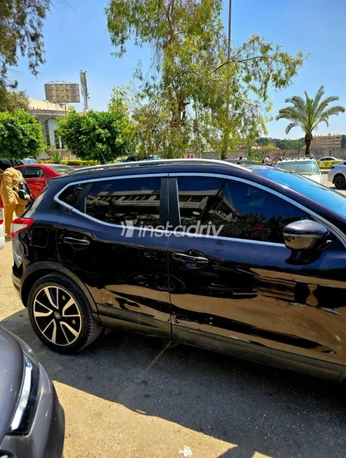 Nissan Qashqai 2017 Purple Automatic Used for Sale in Greater Cairo ( Cairo + Giza) - 6