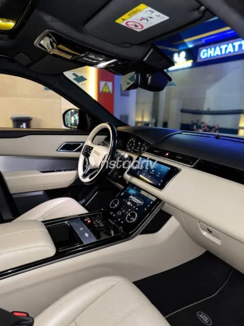 Land Rover Velar 2021 Gray Automatic Used for Sale in Nasr city - 9