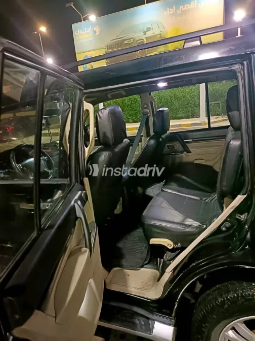 Mitsubishi Pajero 2012 Black Automatic Used for Sale in Greater Cairo ( Cairo + Giza) - 4