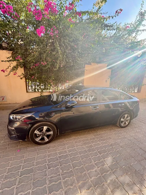 Kia Grand Cerato 2021 White Automatic Used for Sale in Greater Cairo ( Cairo + Giza) - 3