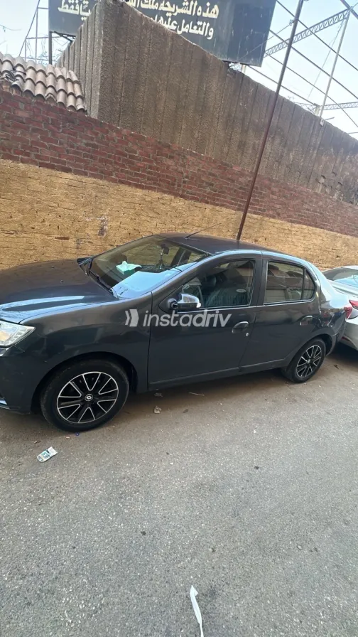 Renault Logan 2020 Gray Automatic Used for Sale in Greater Cairo ( Cairo + Giza) - 2