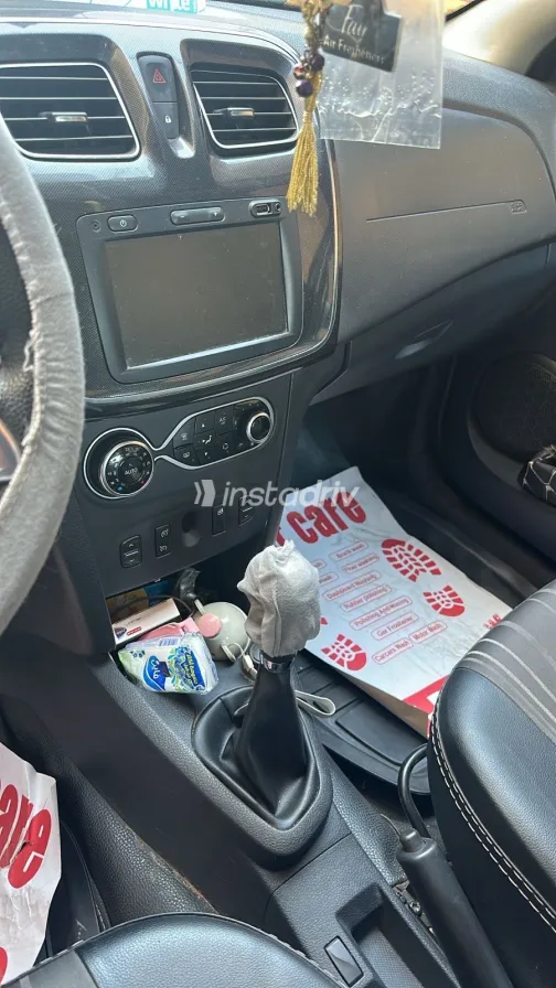 Renault Logan 2020 Gray Automatic Used for Sale in Greater Cairo ( Cairo + Giza) - 5