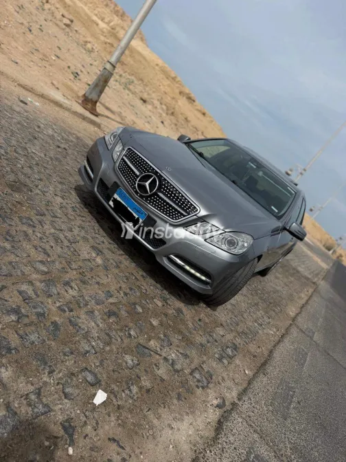 Mercedes E 250 2011 Silver Automatic Used for Sale in Greater Cairo ( Cairo + Giza) - 6
