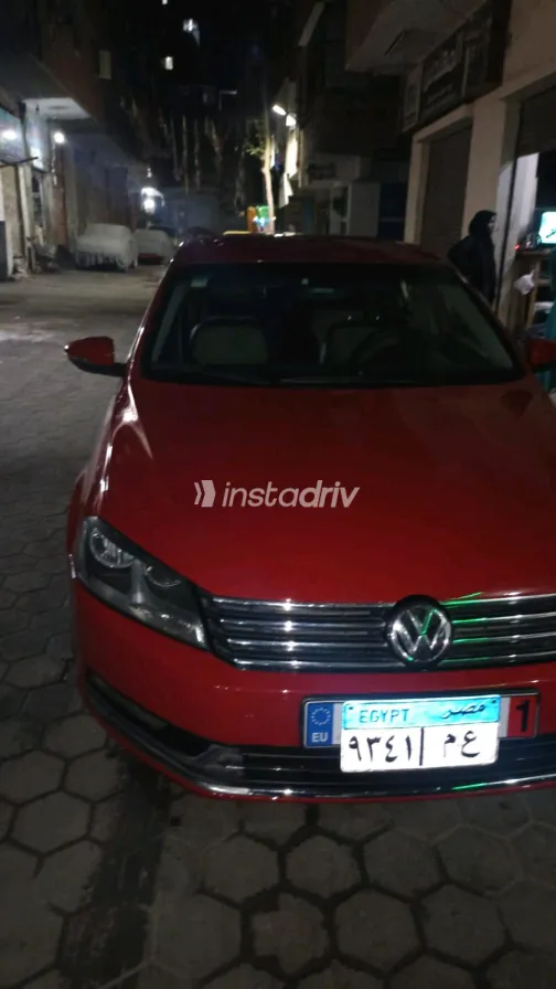 Volkswagen Passat 2012 Red Automatic Used for Sale in Greater Cairo ( Cairo + Giza) - 1