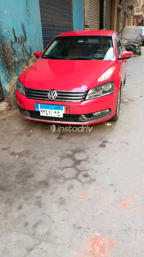 Volkswagen Passat 2012 Red Automatic Used for Sale in Greater Cairo ( Cairo + Giza) - 4