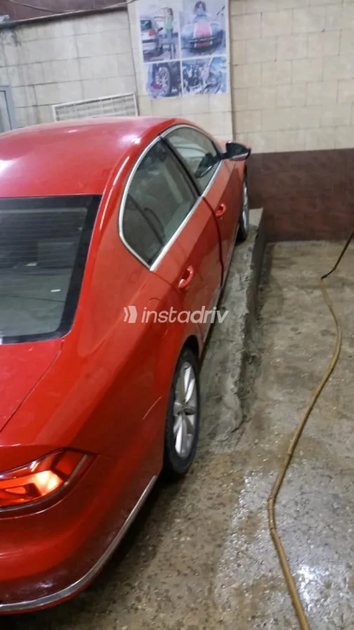 Volkswagen Passat 2012 Red Automatic Used for Sale in Greater Cairo ( Cairo + Giza) - 9