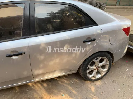 Kia Cerato 2013 Silver Automatic Used for Sale in Greater Cairo ( Cairo + Giza) - 5