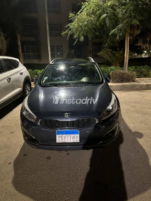 Kia Ceed 2018 White Automatic Used for Sale in Greater Cairo ( Cairo + Giza) - 3