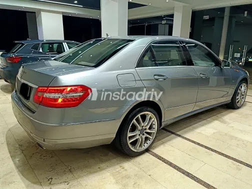 Mercedes E 300 2010 Silver Automatic Used for Sale in Greater Cairo ( Cairo + Giza) - 2