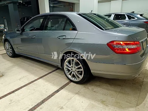 Mercedes E 300 2010 Silver Automatic Used for Sale in Greater Cairo ( Cairo + Giza) - 3