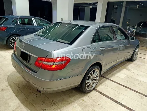 Mercedes E 300 2010 Silver Automatic Used for Sale in Greater Cairo ( Cairo + Giza) - 7