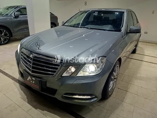 Mercedes E 300 2010 Silver Automatic Used for Sale in Greater Cairo ( Cairo + Giza) - 10