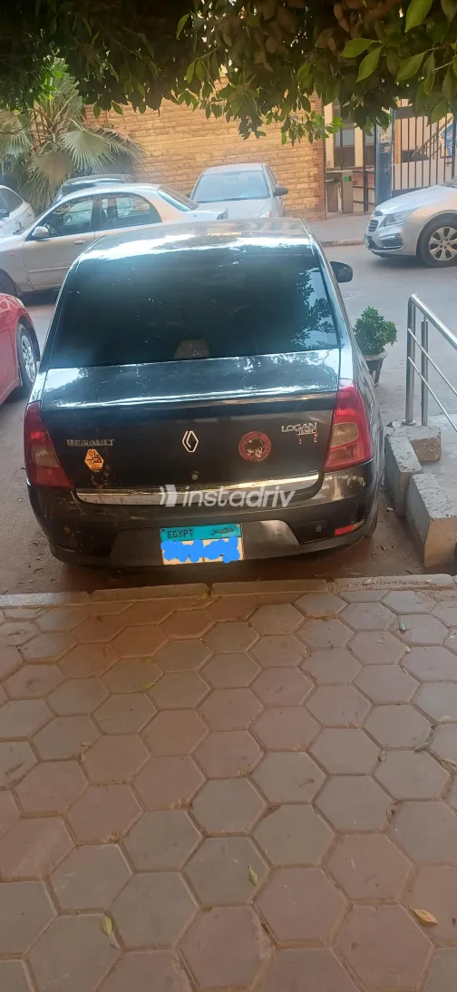Renault Logan 2010 Dark Gray Manual Used for Sale in Greater Cairo ( Cairo + Giza) - 3