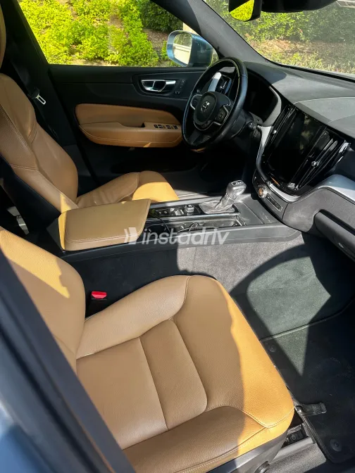 Volvo XC60 2020 Gray Automatic Used for Sale in Greater Cairo ( Cairo + Giza) - 3