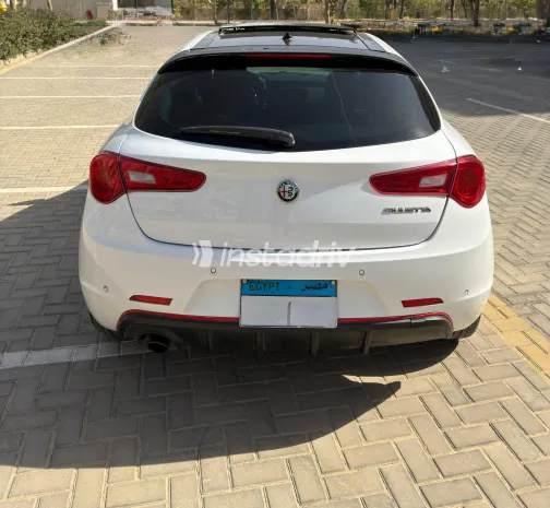 Alfa Romeo Giulietta 2020 White Automatic Used for Sale in Greater Cairo ( Cairo + Giza) - 4