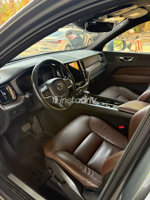 Volvo XC60 2021 Gray Automatic Used for Sale in Greater Cairo ( Cairo + Giza) - 4