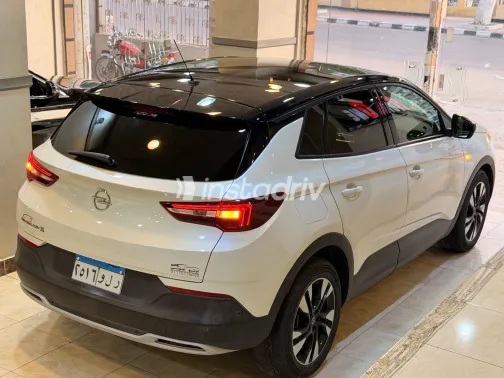 Opel Grandland 2022 White Automatic Used for Sale in Greater Cairo ( Cairo + Giza) - 10