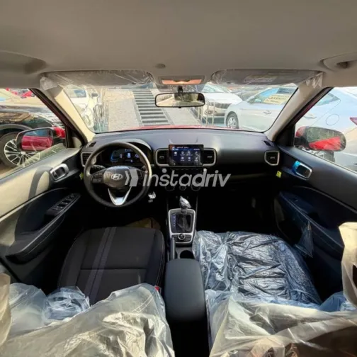Hyundai Venue 2027 Red Automatic New for Sale in Nasr city - 10