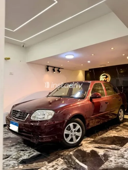 Hyundai Verna 2017 Burgundy Manual Used for Sale in Cairo - 3