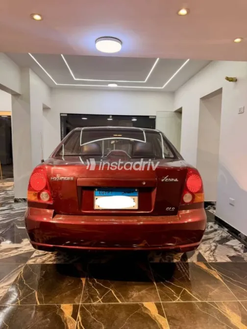Hyundai Verna 2017 Burgundy Manual Used for Sale in Cairo - 4