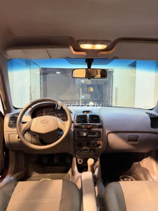 Hyundai Verna 2017 Burgundy Manual Used for Sale in Cairo - 6