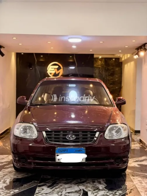 Hyundai Verna 2017 Burgundy Manual Used for Sale in Cairo - 7