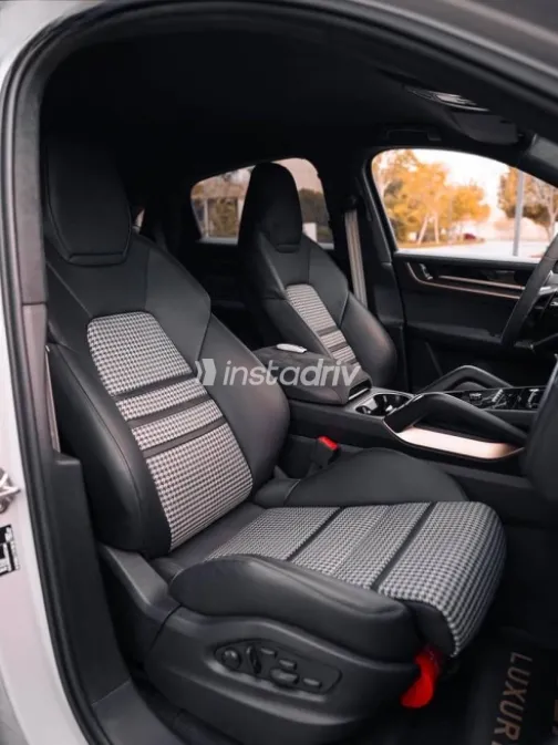Porsche Cayenne 2025 Gray Automatic New for Sale in Heliopolis - 5