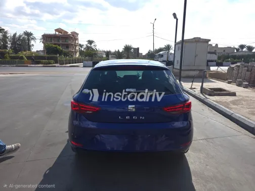Seat Leon 2018 Blue Automatic Used for Sale in Greater Cairo ( Cairo + Giza) - 4