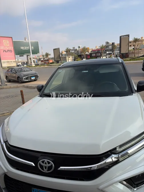 Toyota Urban Cruiser 2024 White Automatic Used for Sale in Greater Cairo ( Cairo + Giza) - 3
