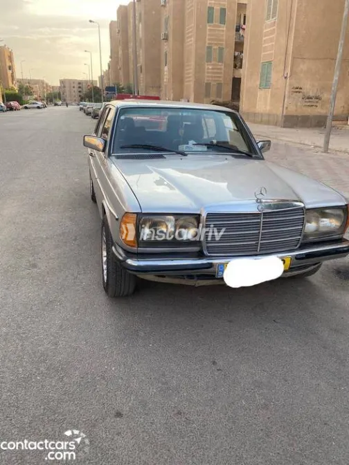 Mercedes A 200 1981 White Automatic Used for Sale in Greater Cairo ( Cairo + Giza) - 8