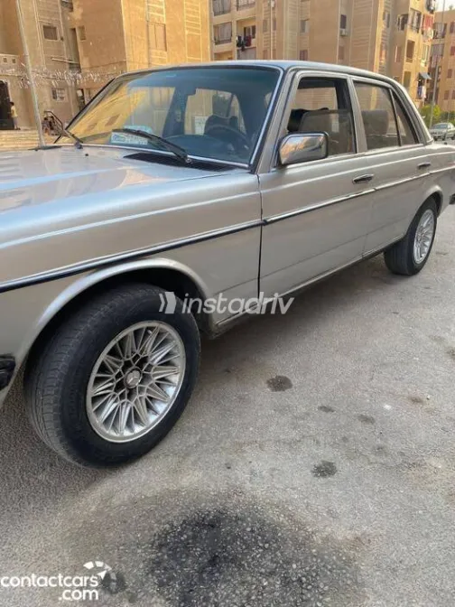 Mercedes A 200 1981 White Automatic Used for Sale in Greater Cairo ( Cairo + Giza) - 9