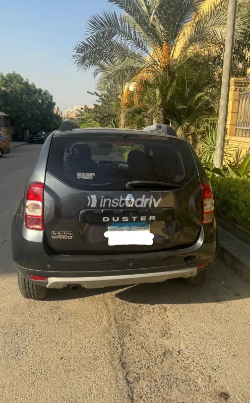 Renault Duster 2017 Gray Automatic Used for Sale in Greater Cairo ( Cairo + Giza) - 3