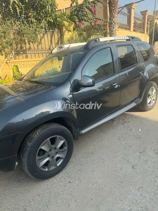 Renault Duster 2017 Gray Automatic Used for Sale in Greater Cairo ( Cairo + Giza) - 4