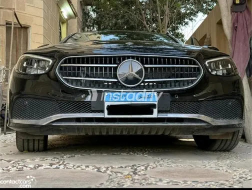 Mercedes E 200 2021 Black Automatic Used for Sale in Greater Cairo ( Cairo + Giza) - 3