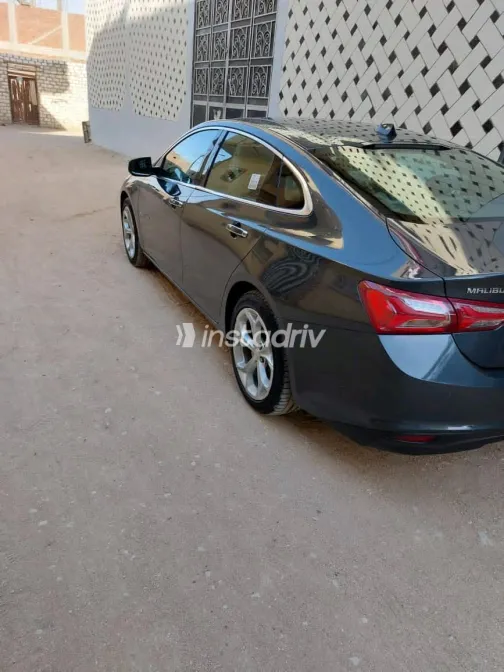 شيفروليه ماليبو 2019 رمادي أوتوماتيك مستعملة للبيع في القاهرة الكبرى ( القاهرة - الجيزة) - 3