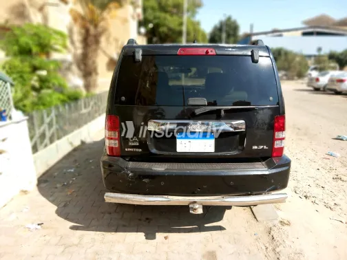 Jeep Cherokee 2009 Black Automatic Used for Sale in Greater Cairo ( Cairo + Giza) - 3
