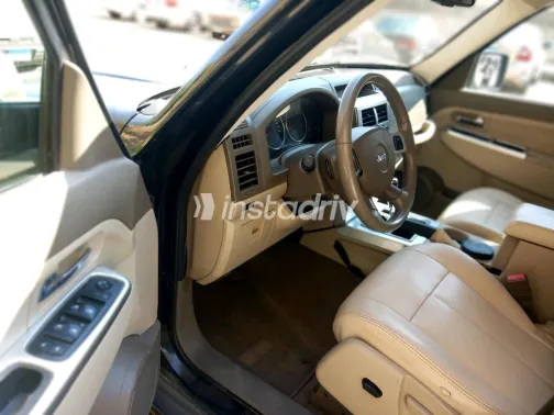 Jeep Cherokee 2009 Black Automatic Used for Sale in Greater Cairo ( Cairo + Giza) - 6