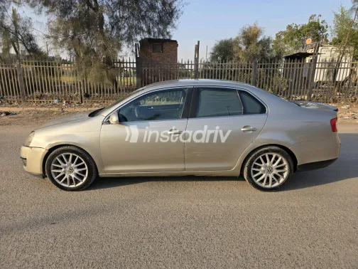 Volkswagen Jetta 2008 Gold Automatic Used for Sale in Greater Cairo ( Cairo + Giza) - 5