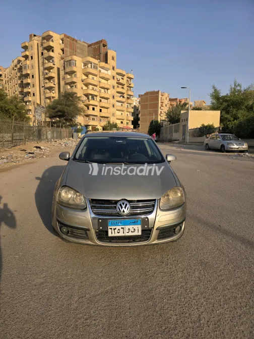 Volkswagen Jetta 2008 Gold Automatic Used for Sale in Greater Cairo ( Cairo + Giza) - 6