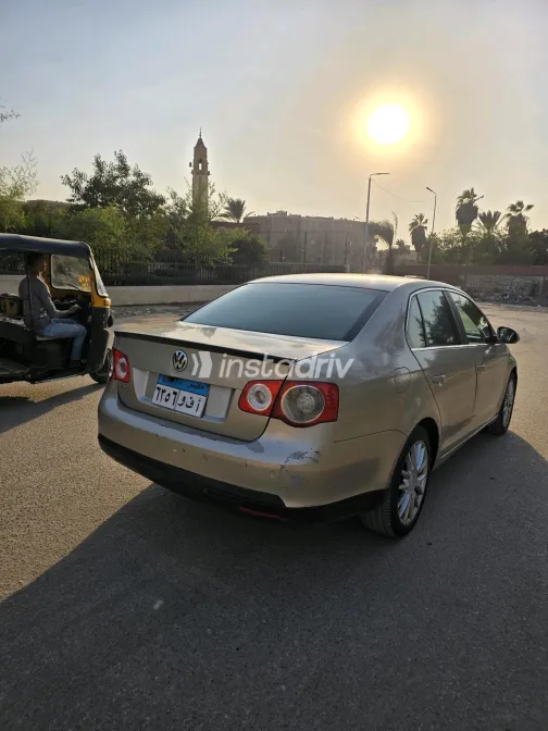 Volkswagen Jetta 2008 Gold Automatic Used for Sale in Greater Cairo ( Cairo + Giza) - 8