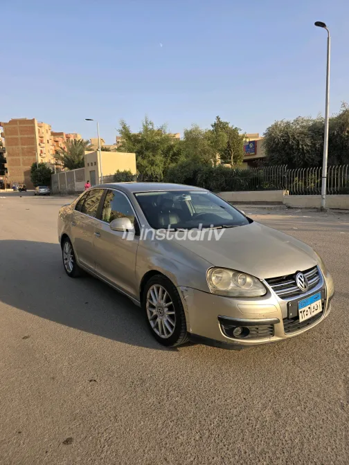 Volkswagen Jetta 2008 Gold Automatic Used for Sale in Greater Cairo ( Cairo + Giza) - 10