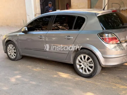 Opel Astra 2006 Gray Manual Used for Sale in Greater Cairo ( Cairo + Giza) - 7